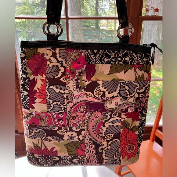 Vera Bradley Patchwork Medley Tote. Grandma Chic. - Picture 8 of 12